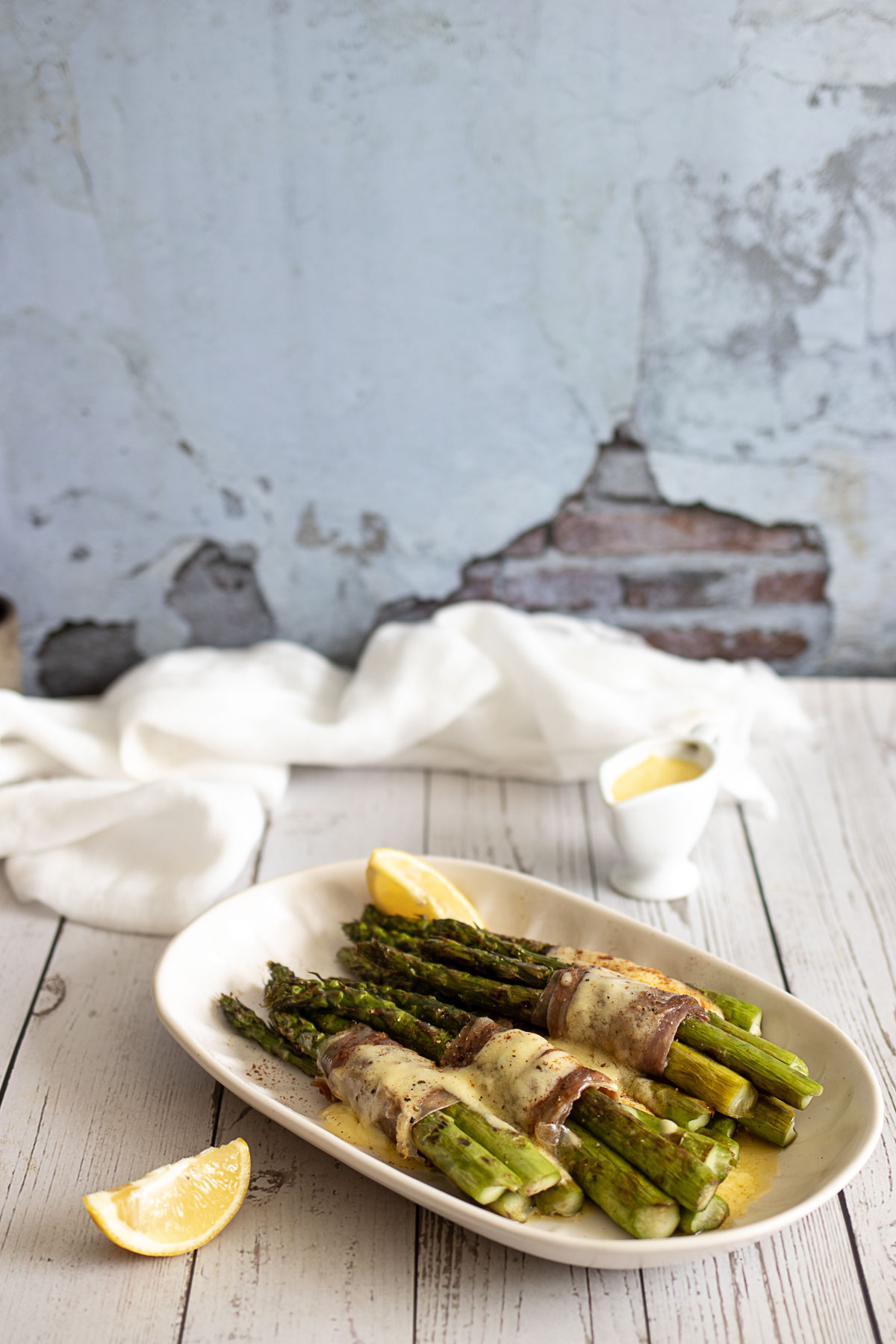 Asparagus and Parma ham on a table