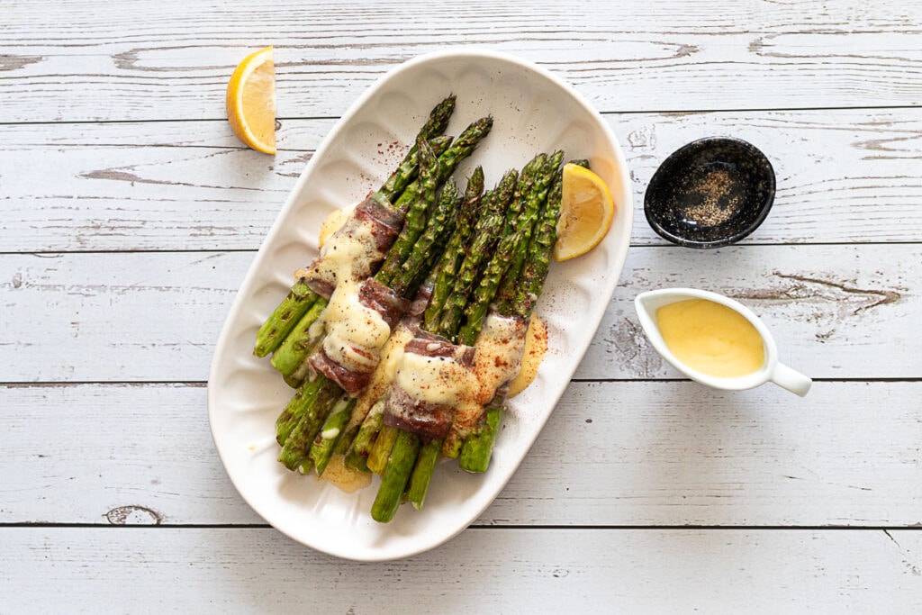 Asparagus and Parma ham with hollandaise sauce