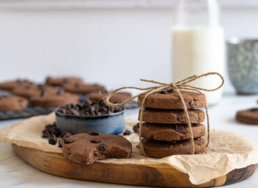 Chocolate shortbreads tied with string